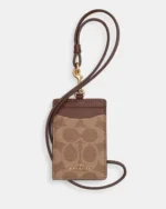 كوتش حافظة بطاقة الهوية بحمالة قنب بشعار الماركة الشهير